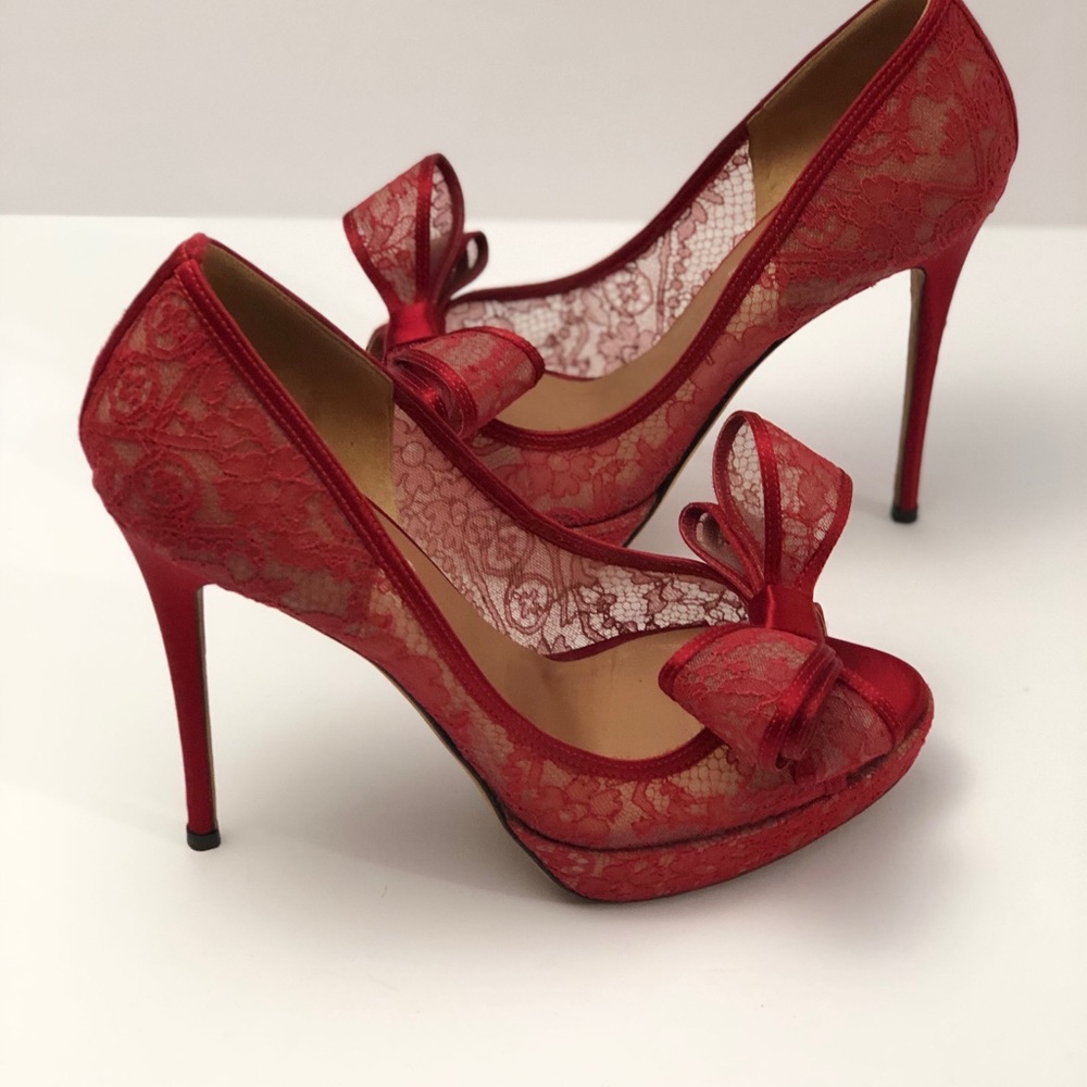Valentino Red Lace Couture Bow Heels 37.5 / 7